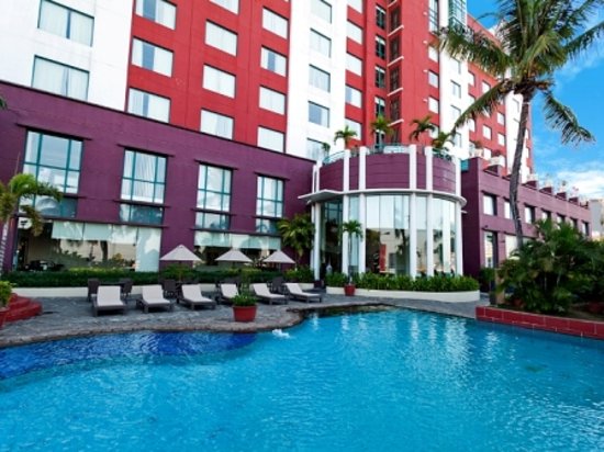 Swimming Pool Aryaduta Makassar 